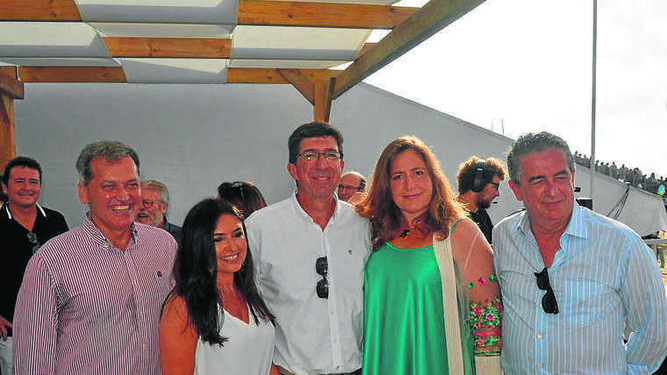Ignacio Porrua, Carmen Pérez, Juan Marín, Ángela Raya y Agustín Sánchez, en el Jockey Club.