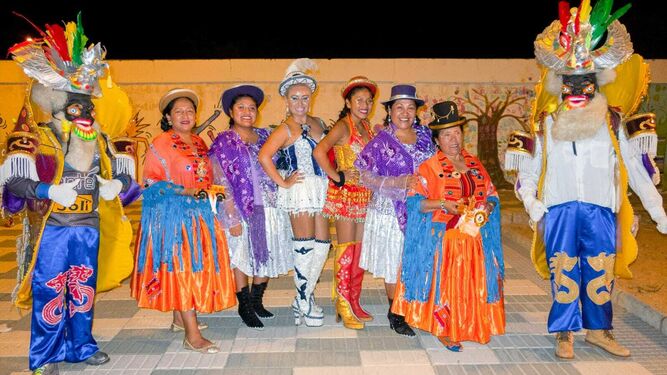 Uno de los grupos folklóricos bolivianos que actuaron durante la Velada  Multicultural el año pasado.