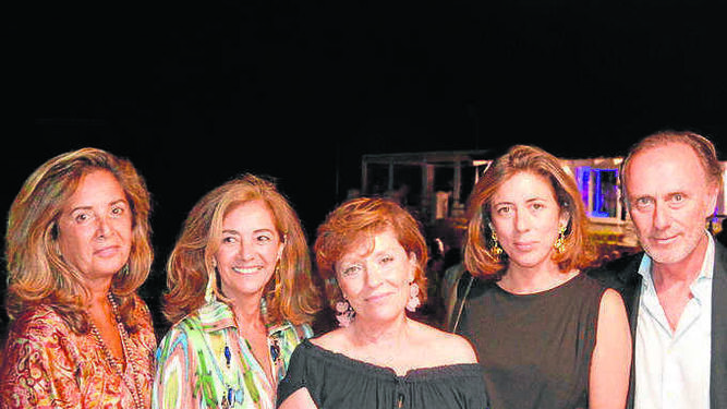 Ángelay Reyes Pacheco, marquesa de Domecq d’Usquain, Carmen del Valle y Jaime Tovar.