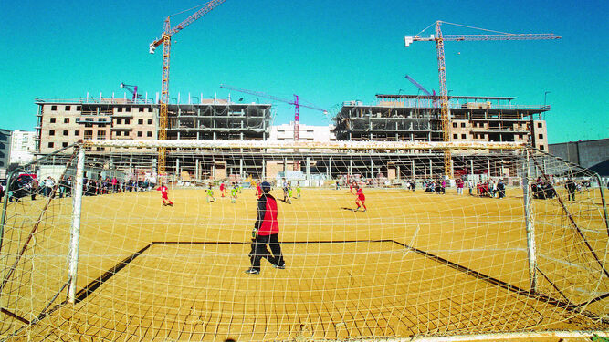 Una campo de fútbol pendiente de construir el parque de Varela