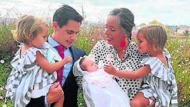 El matrimonio González-Aller Carlier con sus hijos.