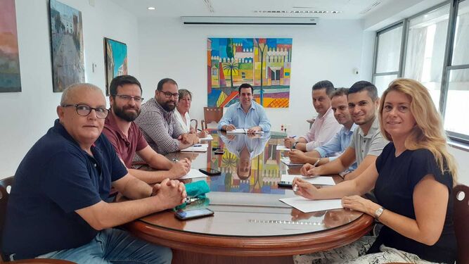La reunión de la Flave con los portavoces de los partidos para agilizar la puesta en marcha del nuevo centro Ángel Salvatierra.