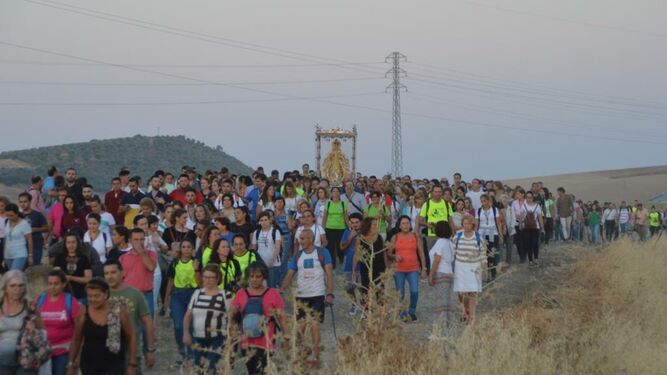 Vecinos del pueblo trasladaron andando, el 15 de agosto, la imagen hasta Villamartín.