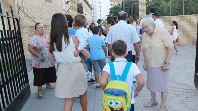 Los niños vuelven al colegio tras las vacaciones de verano.