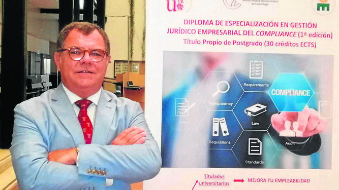 ernando Criado, profesor de la Universidad de Sevilla y director del curso especializado en ‘compliance’.