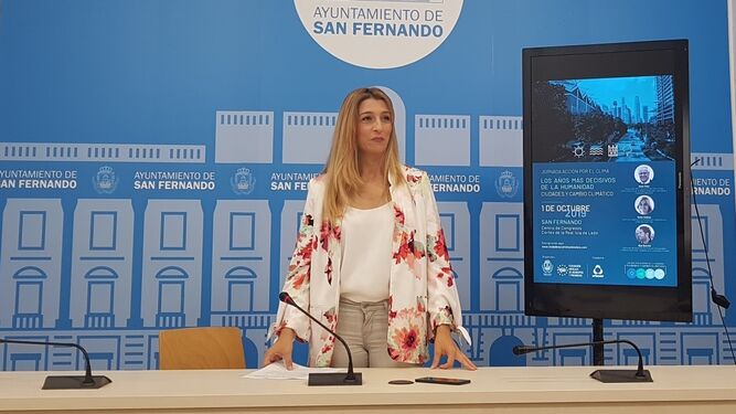 La concejala de Desarrollo Urbano, Claudia Márquez, en la presentación de las jornadas.