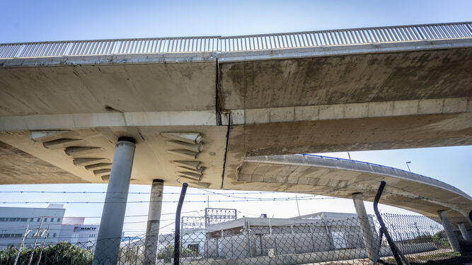 Estado del puente entre la Zona Franca y la autov&iacute;a de San Fernando