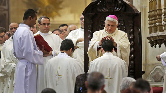 Imagen de la ceremonia de esta mañana en la Catedral de Cádiz.