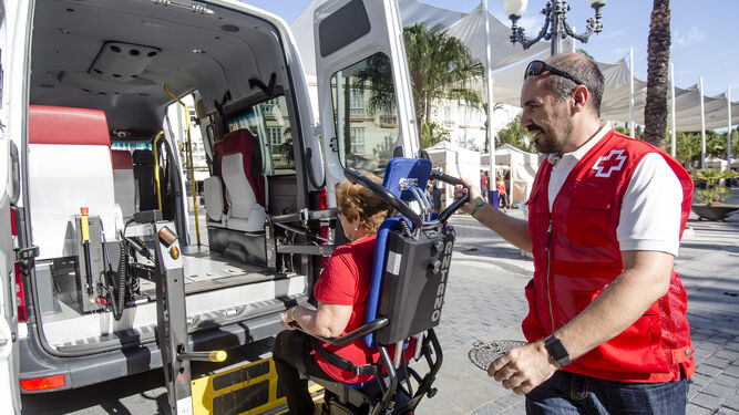 Transporte adaptado que se utiliza en el programa Bajemos a la calle, puesto en marcha en Cádiz tras conocerse la experiencia de Cataluña en las jornadas del año pasado.