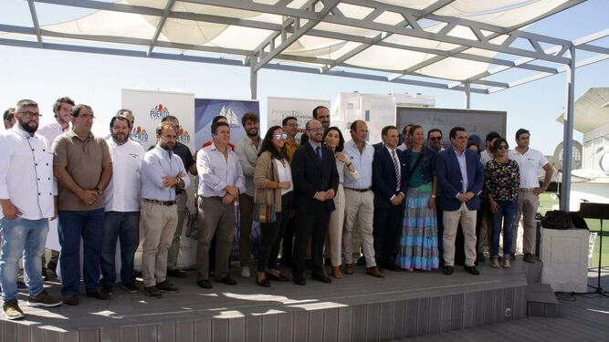 Foto de familia de los participantes en esta quinta edición de las Jornadas de la Sal y el Estero, que se celebrarán en Puerto Sherry.
