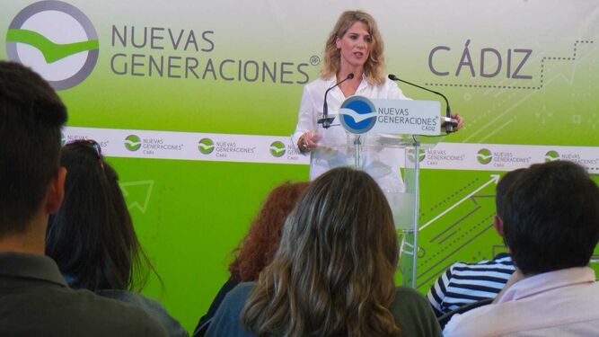La presidenta del PP de Cádiz, Ana Mestre, en la convención de Nuevas Generaciones en Algar