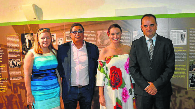 Mariví Lucena, Mario Quishpe, la cónsul de Ecuador en Málaga Martha Sandoval y el consejero de la embajada de Ecuador en España José María Moran.