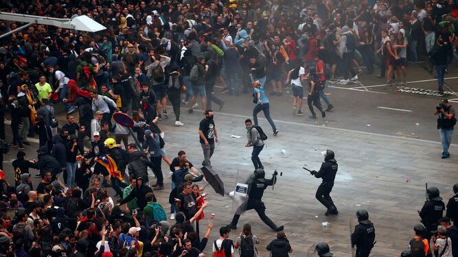 Los independentistas salen a las calles en Catalu&ntilde;a para protestar por la sentencia del 'proc&eacute;s'