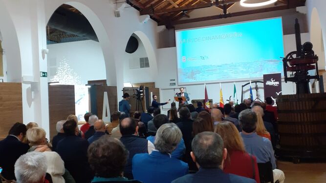 Acto de presentación de este nuevo proyecto municipal celebrado en el Centro del Vino y la Sal.