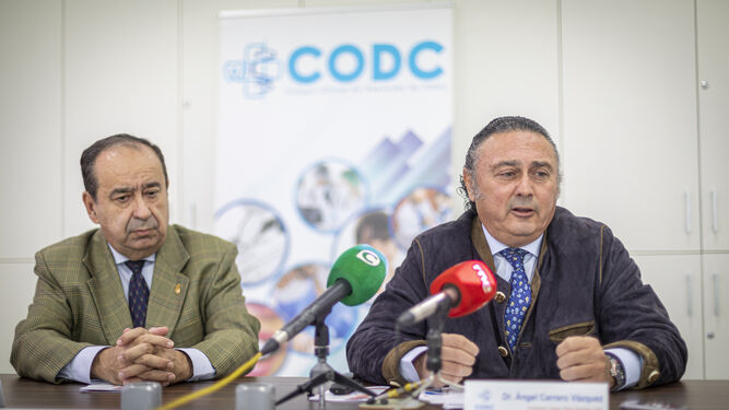 Ángel Carrero (derecha) y Ramón Medel durante la rueda de prensa de presentación de la campaña.