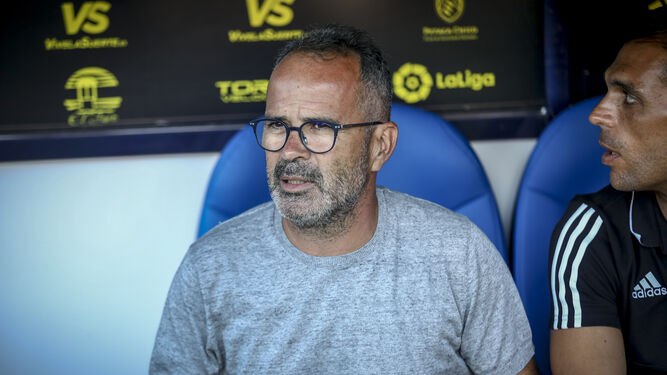 El entrenador del Cádiz advierte del peligro del equipo rayista.