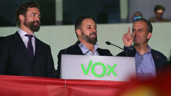Santiago Abascal se dirige a los simpatizantes de Vox.