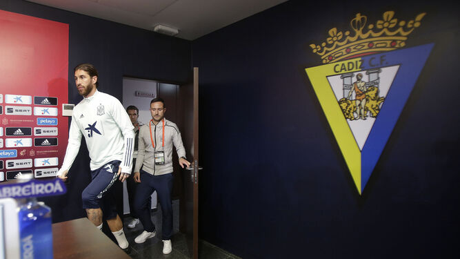 Sergio Ramos, ayer, a su llegada a la sala de prensa del estadio Carranza.