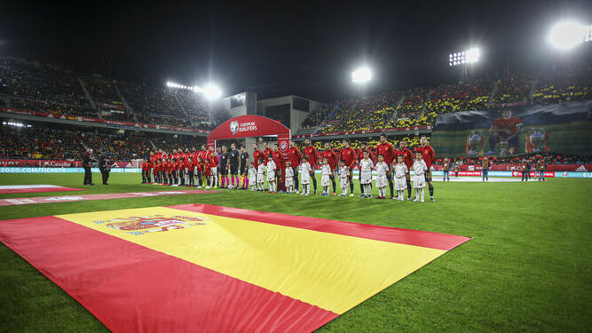 Las selecciones de España y Malta, el viernes en el estadio Carranza.