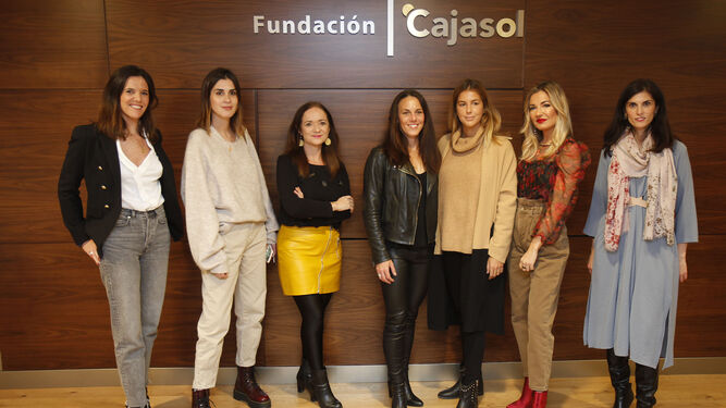 Izquierda a derecha, Paloma Miranda, Mery Turiel, Magdalenta Trillo, Isabel del Barrio, Mimi Albero, Helena Cueva y María Maldonado.