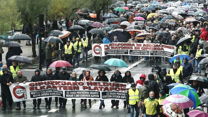 Manifestación en San Sebastián para pedir pensiones públicas "dignas"