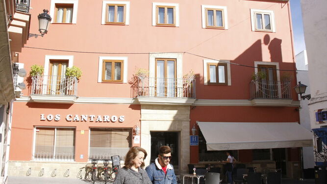 Una imagen del hotel Los Cántaros, en pleno casco histórico de El Puerto.