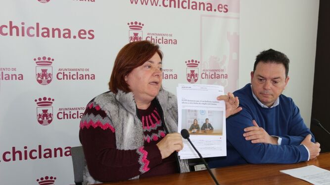 Cándida Verdier y Joaquín Guerrero durante la rueda de prensa en el Ayuntamiento.