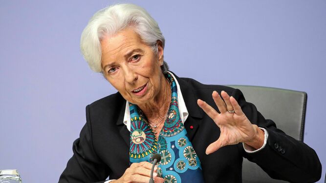 Christine Lagarde, en rueda de prensa en Fráncfort, tras presidir por primera vez el Consejo de Gobierno del BCE.