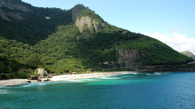 Una de las playas de Río de Janeiro en las que han desembarcado las cinco naos capitaneadas por Magallanes.