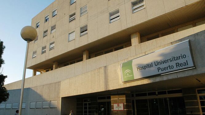 Acceso al hospital de Puerto Real.