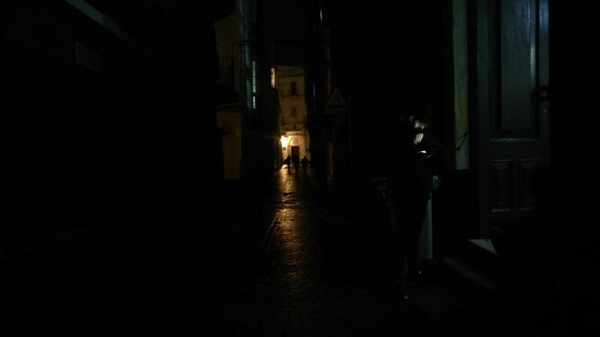La calle Manuel Rancés, a oscuras por un apagón.
