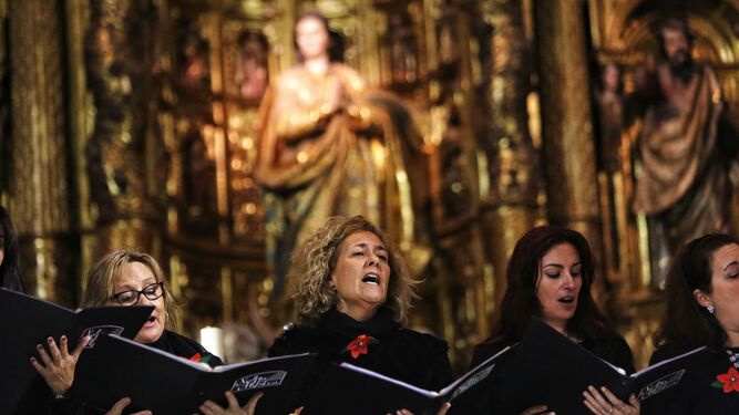 Parte del coro Nova Mvsica, durante una actuación en Santa Cruz en diciembre de 2017.