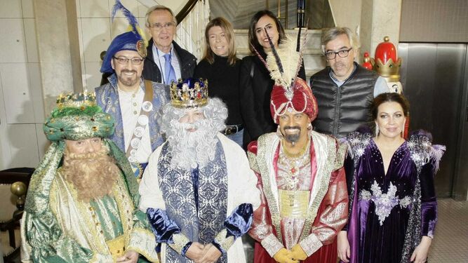 Los Reyes Magos, la Estrella de Oriente y el Cartero Real, en la Fundaci&oacute;n Cajasol