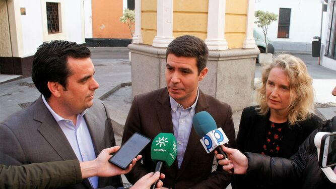 Enrique Valle muestra su decepción por la visita del parlamentario de Ciudadanos Sergio Romero