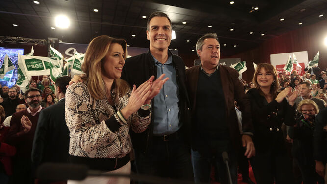 Espadas y Susana Díaz con Pedro Sánchez en campaña electoral.