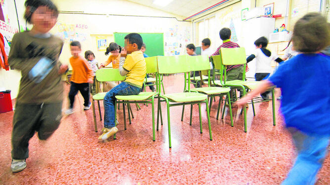 Alumnos de un colegio público participan en una actividad extraescolar.