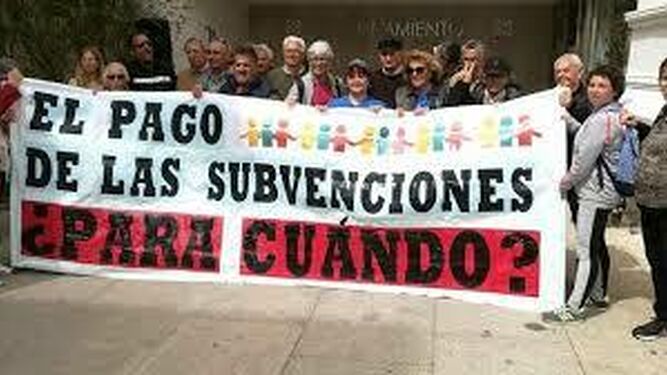 Una de las últimas protestas de los colectivos por el retraso en el pago de las subvenciones.