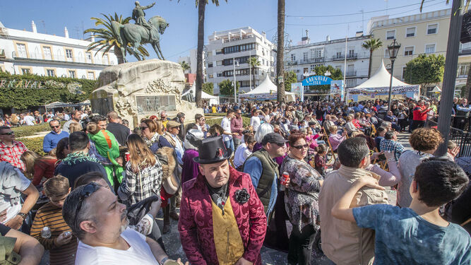 La Plaza del Rey repleta de personas, en pleno Carnaval del año pasado.