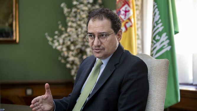 El embajador de Arabia Saudí en España, príncipe Mansour Bin Khalid Al Farhan Al-Saud, durante la entrevista.