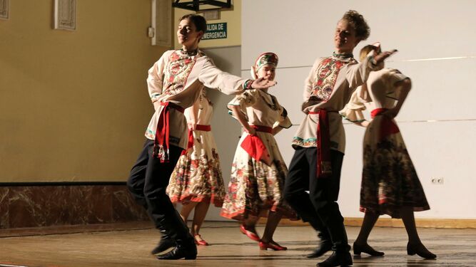Un momento del espectáculo de danza folclórica rusa.