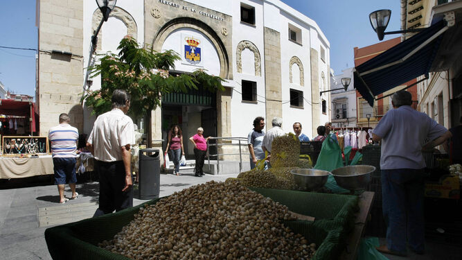 Imagen de una de la entrada del Mercado de la Concepción por La Placilla.
