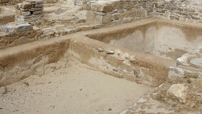 Restos de una factoría de salazón en el enclave arqueológico de Baelo Claudia.