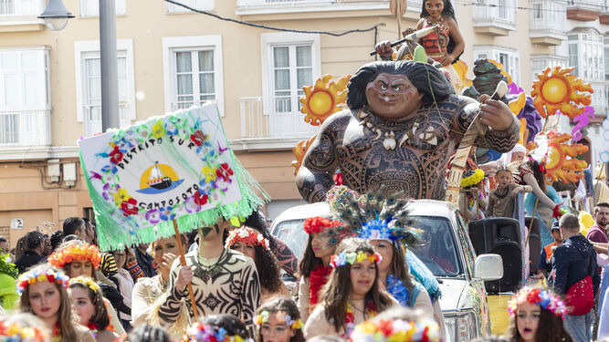 Fiesta y diversi&oacute;n en la cabalgata del Carnaval de San Fernando