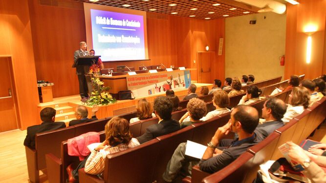 Imagen de una sesión de un congreso médico celebrado en el Palacio de Congresos de Cádiz.