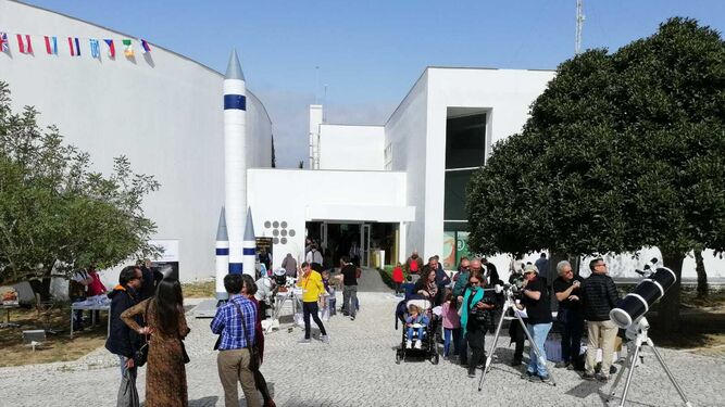 La Feria Provincial de Astronomía del pasado sábado recibió la visita de más de 600 personas.