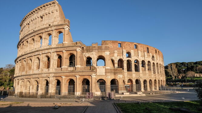 Italia: La pintoresca imagen del Coliseo de Roma vac&iacute;o
