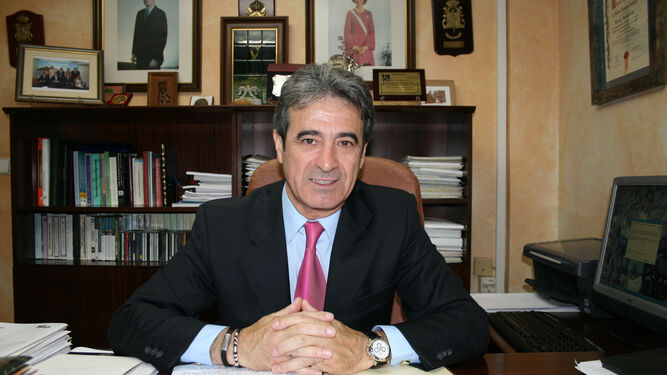 Rafael Campos en su despacho.