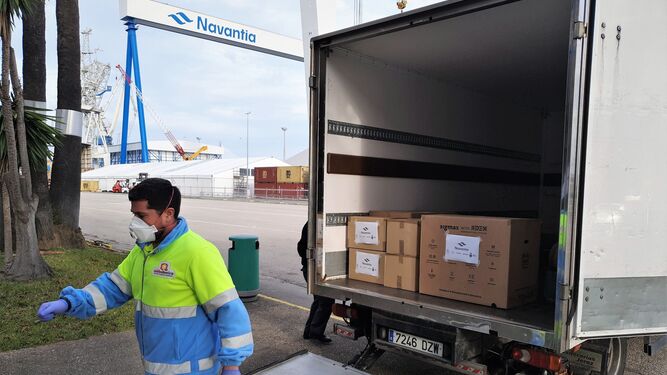 Navantia entrega al SAS los primeros 500 protectores fabricados en Puerto Real.