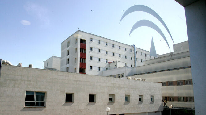 Una vista del Hospital de Jerez desde una ventana de Consultas Externas.