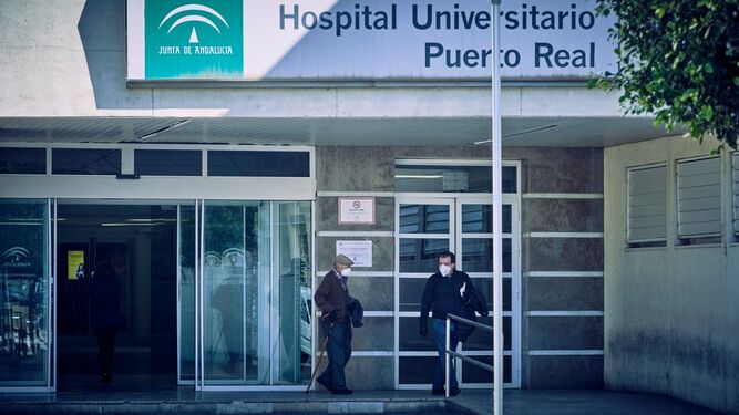 Puerta principal del Hospital de Puerto Real